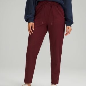 EUC Lululemon Stretch High Rise 7/8 Length Pant 25" - Size 12 - Savannah